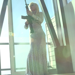 Silke Berlinn & Don Bolles(Germs) "Happiness Is A Warm Gun"