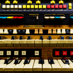 Playing With Hammond Organ