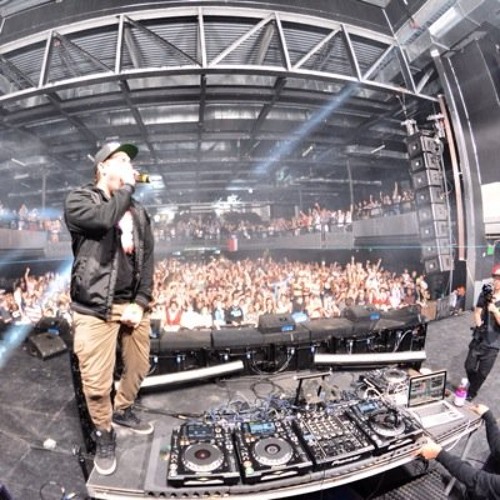Dimitri Vegas, Martin Garrix, Like Mike - Tremor (Lookas Bootleg)