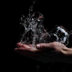 Adelina Turcu - "The water on my hands" (original song - voice, lyrics, guitar)