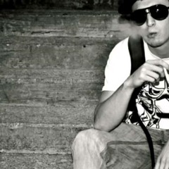 Chris Webby - Wake Up (feat. Knowledge)