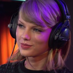 Taylor Swift - Love Story (for the Teen Awards)