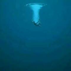 على اﻻلفى. الشب اللى فى ال30