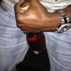 YOUNG KINGS Ft. Hola Mula