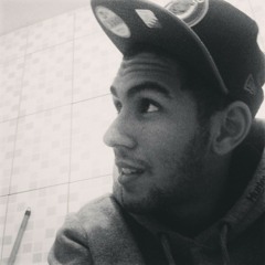 Salve!!! Esta é minha primeira musica oficial venho pedir a todos de coração a divulgação desse meu trampo, vlw pela atenção familia paz!!!