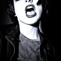 Crystal Castles - Intimate (maison fiora Edit)