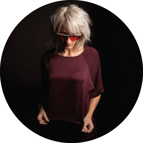 Laura Jones - Eskipade (VQ 046)