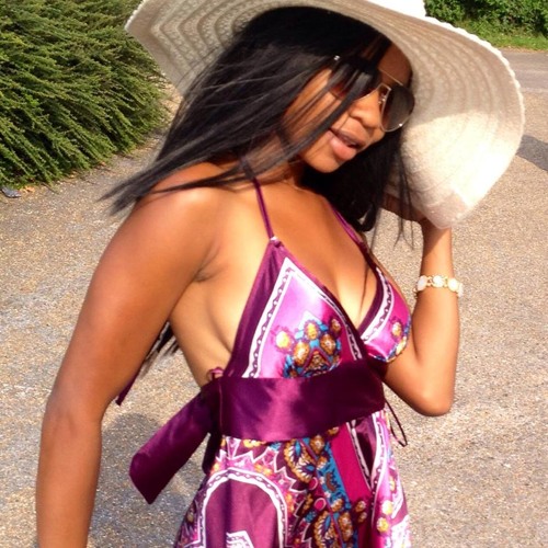 Lady Bee -ndinewe [ Xmas money riddim[levels Chillspot Records]