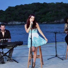 Dulce María - O Lo Haces Tú O Lo Hago Yo (México Acústico)