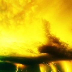 Hardstyle from the thunderclouds Episode 009