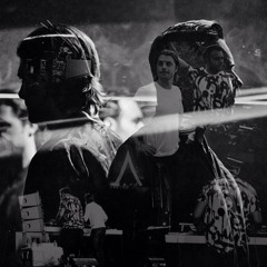 Axwell Λ Ingrosso - Sun Is Shining [HQ Live at UMF Japan]