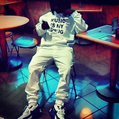 000 - Beastie B ft. Bobby