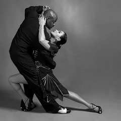 Interraacial Hole Stretchers