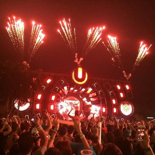 DimitriVegas & LikeMike vs Vinai- LOUDER