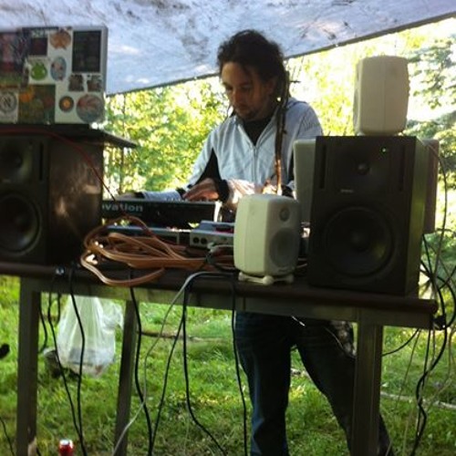 Tom Cosm - Live At A Bit On The Psyd 2006