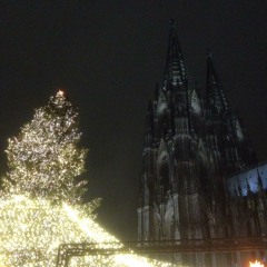 Cologne Catherdral bells  & Weihnachtsmarkt crowd ambience
