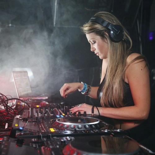 VIVIANA TOSCANINI Live @ PACHA NYC