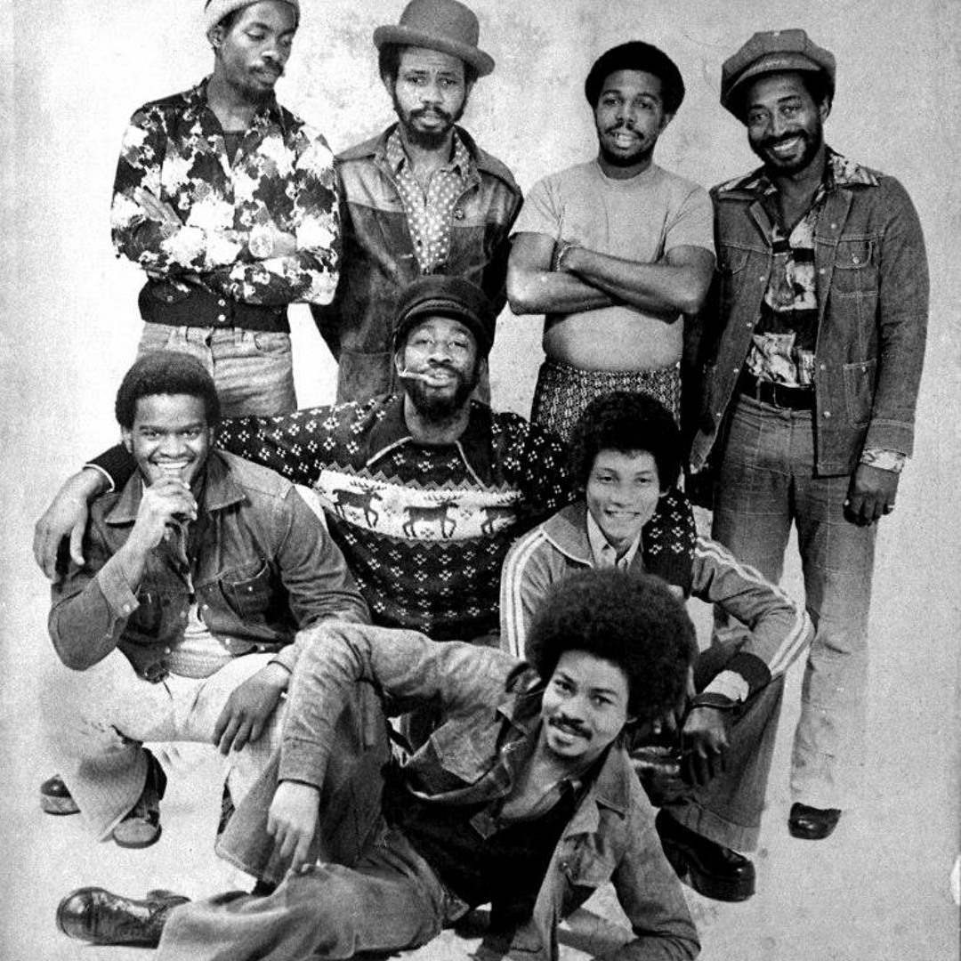 Harvest Uptown Famine Downtown』Earl 'Chinna' Smith率いる