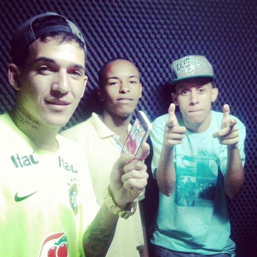 Mc's Bob, Eloy E Felipinho - Senta No Colo Dos Bandidos (( Dj Ferrugem Da Tuka)) Estudio 83