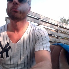 --SUNDAY--SUPPORT--FOR--CLOWNERUD--