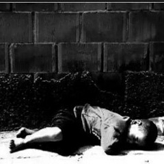 RICKDI- As ruas gritam socorro. Pelos os que vivem no frio, na chuva, sem estrutura, sem ninguém. Da um liga ai família e tirem suas conclusões.