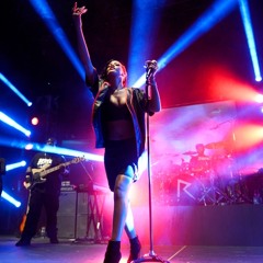 Rihanna - Phresh OffThe Runway (Live 777 Tour)
