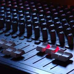 Film Soundtrack: The Edge of the Horizon (by Freckles)