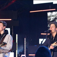 Shawn mendes and Nick Jonas – Lean On Me – Duet