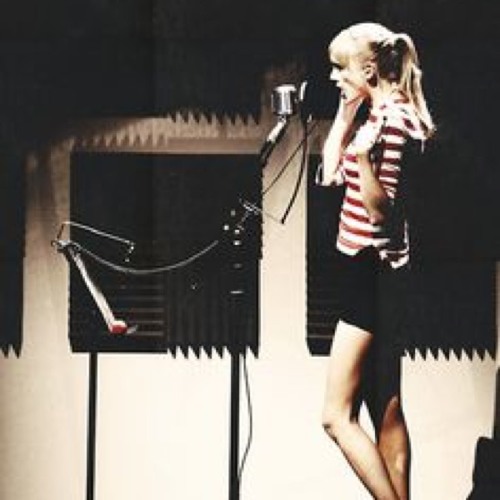 Jauh Dimata Dekat Di Hati Cover And Guitar By Tisyanalio By Syalio On Soundcloud Hear The World S Sounds