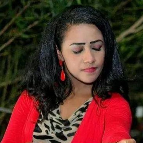 منى مجدي - أهواك واداري هواك