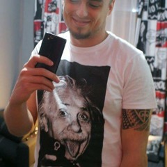 Yeah Yeah Yeahs - Heads Will Roll (Softplay Demo)