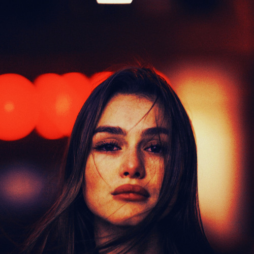 V  I  E W