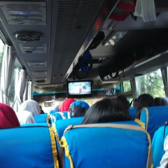 Bento - Ulum,Fahmiyuda,Nina,Ayu (Di bus)