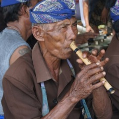 Gamelan Angklung during cremation ceremony - longer version, Kuta Beach, Bali (2011)