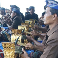 Gamelan Angklung during cremation ceremony, Kuta Beach, Bali (2011)