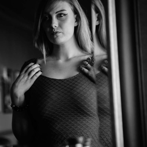 Leanne Louise - Spotlight.