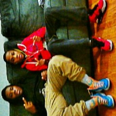 "Pound Cake" Freestyle (Shaun Geez)&(Grizzly Grizzle) at Philly