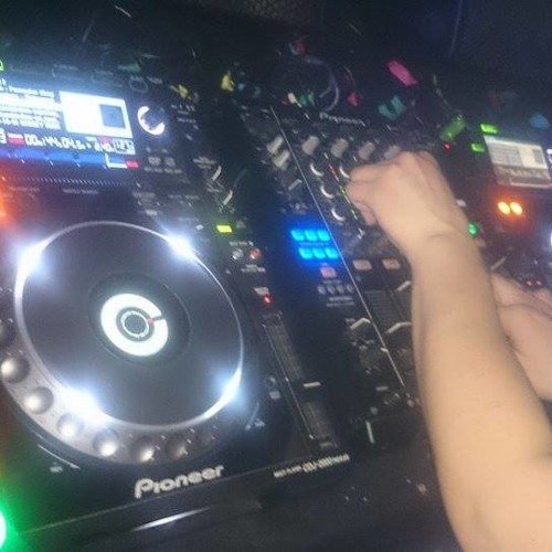 Dani San @ Throw It Up 'DJ Set' 17.01.2015 **FREE DOWNLOAD**