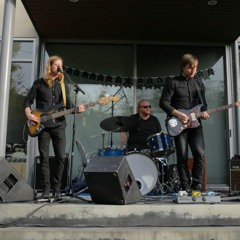 Midnight Faces - Wake Me (Live @ #BackyardSessions)