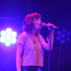 chvrches-lies-live-at-art-school