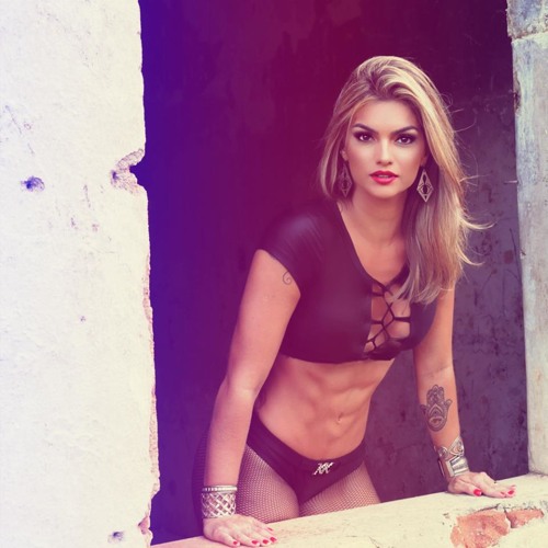 Stream Giovanna Gomes Listen to kelly key playlist online for