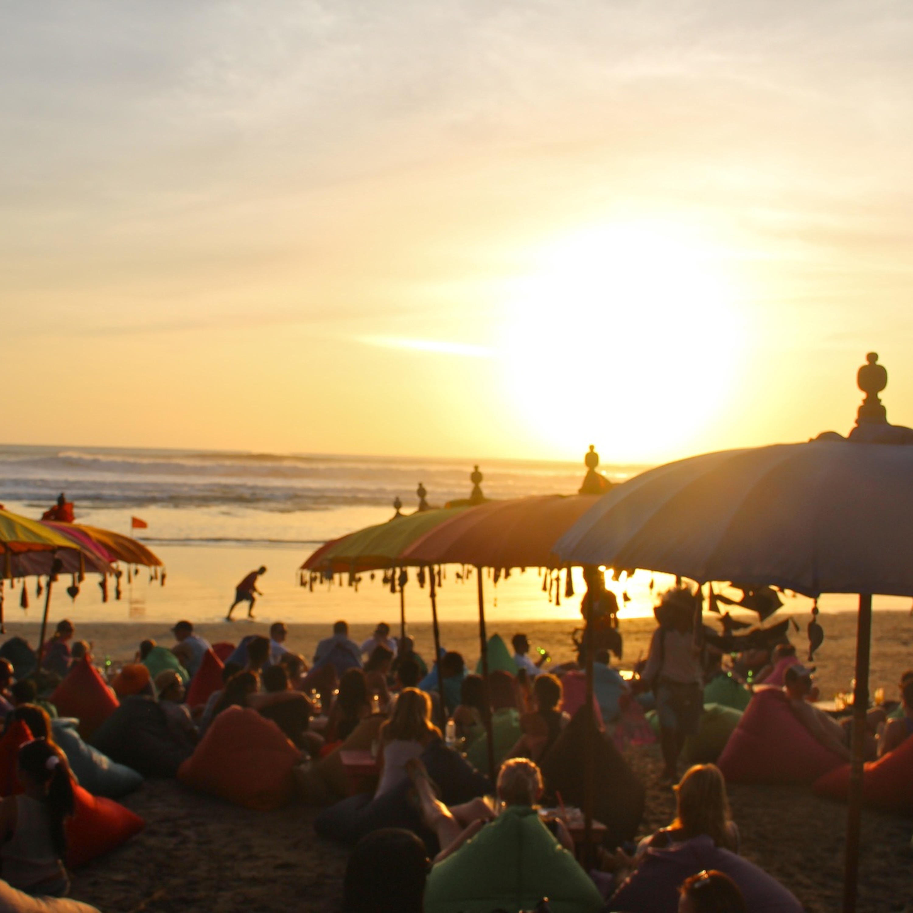 Sunrise Beach Set 1st Jan 2015 episode artwork