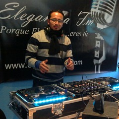 QUE TAL AMIGOS ESPERO LES GUSTE TE MAS QUE JAMAS PASARIA DE MODA  a Saber que no se sabe, eso es humildad. Pensar que uno sabe lo que no sabe, eso es enfermedad.  La tristeza es una enfermedad en la que cada paciente debe tratarse a sí mismo.  Muchas vece