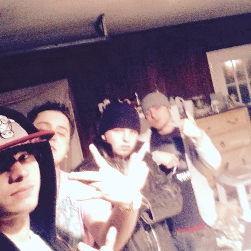 Skye - Who Got It (feat. X-Slade, Weezyjg & J-Cradd)