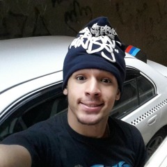 القطة المشمشية :D