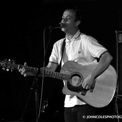 Danny Ansell - Love Gets In The Way(live acoustic version)