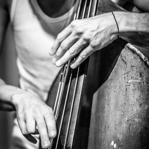 Strum & Bass
