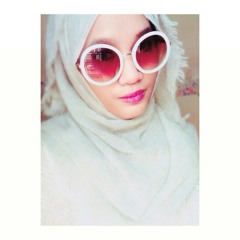 Dunia Sementara Akhirat Selamanya - Medina ( Alyssa Spischak )