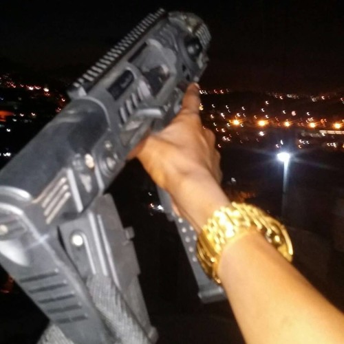 MONTAGEM - AQUI NO P,É NÓS TEM A.K COM PENTE DE 100 (( DJ LUAN DO FINAL ))