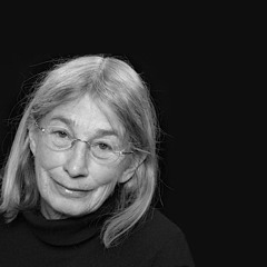 Mary Oliver reads from Blue Horses